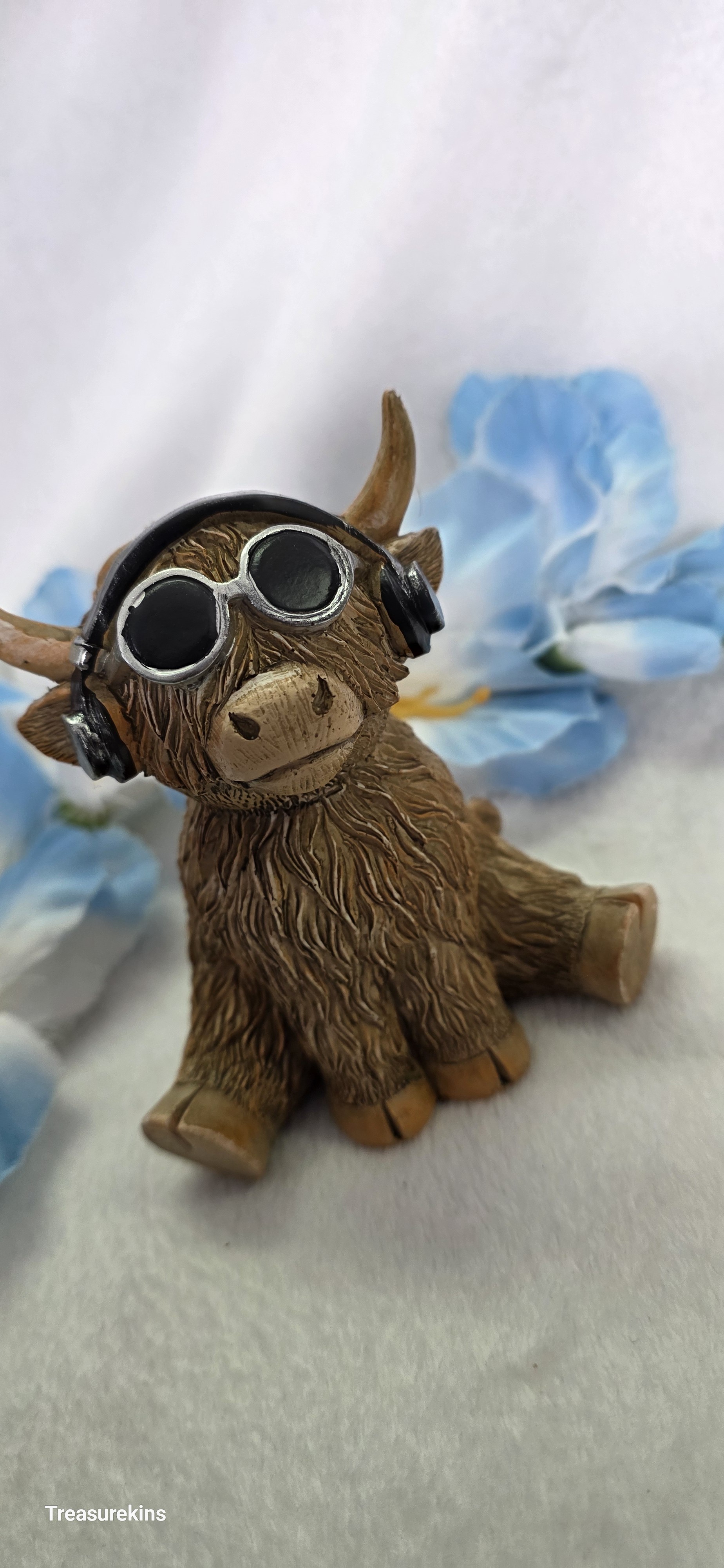 Happy Highland Cow with DJ Moo-sic figure